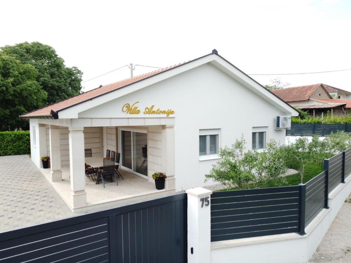 Villa Antonija Ljubuški エクステリア 写真